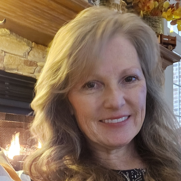 Meet your Posher, Rachel - Picture 1 of 1